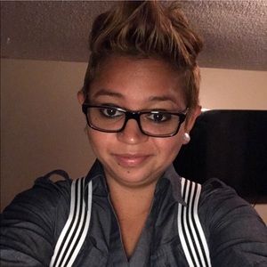 Meet your Posher, Zhoanny